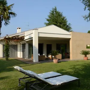https://casa-savoia-bardolino.hotelinveneto.com